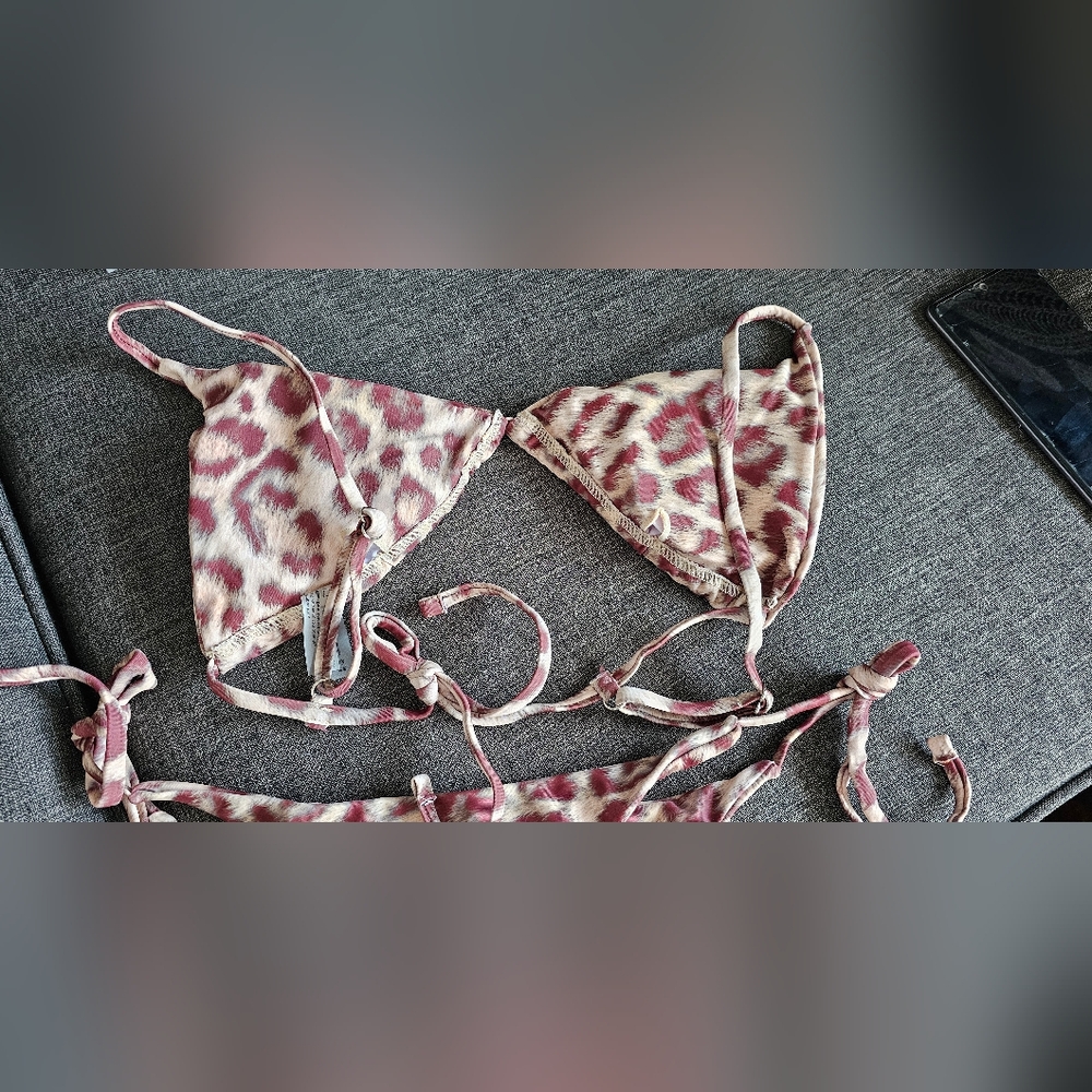 Bikini - Picture 3 of 5